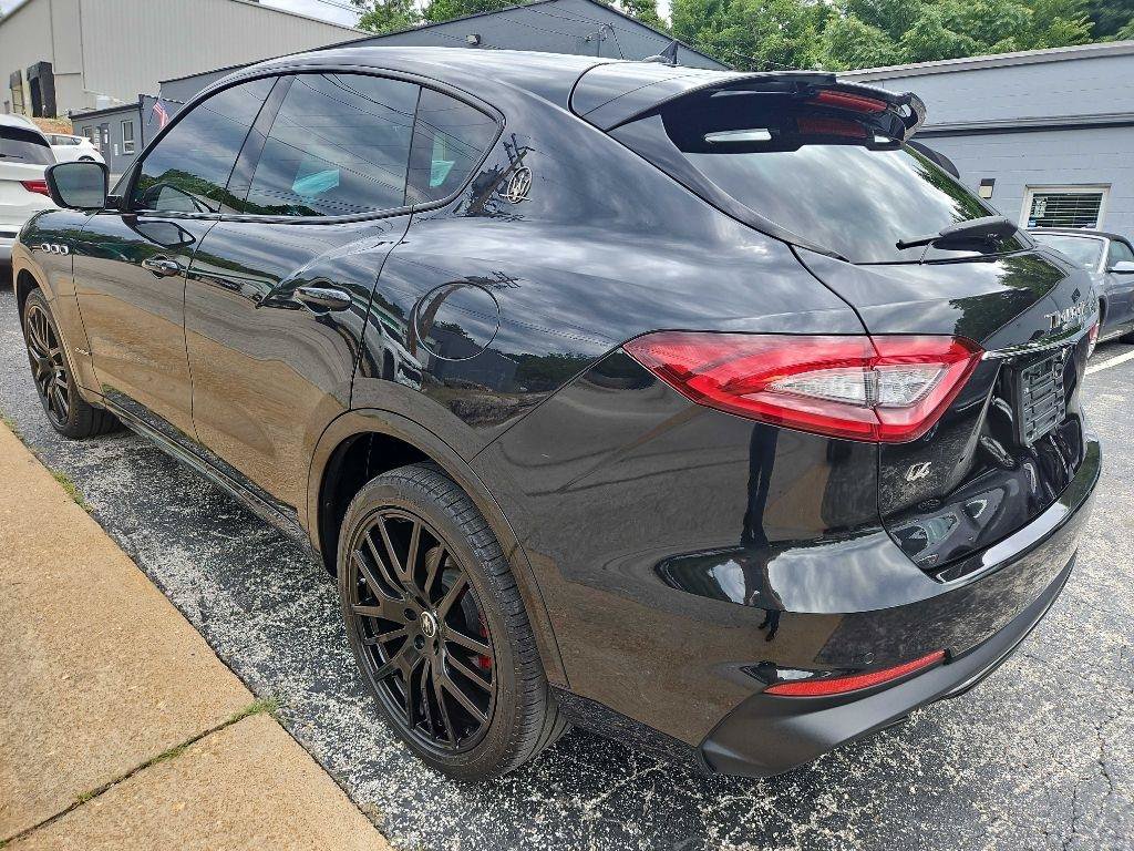 Used 2019 Maserati Levante GranSport AWD/4WD image 11