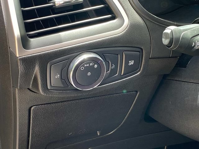 Used 2022 Ford Edge SEL AWD/4WD image 16