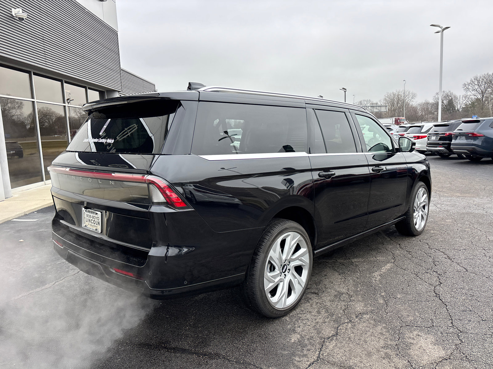 New 2025 Lincoln Navigator L Reserve AWD/4WD image 7