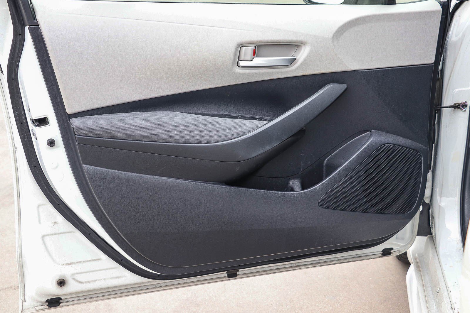 Used 2020 Toyota Corolla LE w/ Carpet Mat Package (TMS) image 21