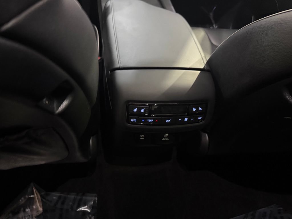 Used 2024 Hyundai Palisade Limited AWD/4WD image 31