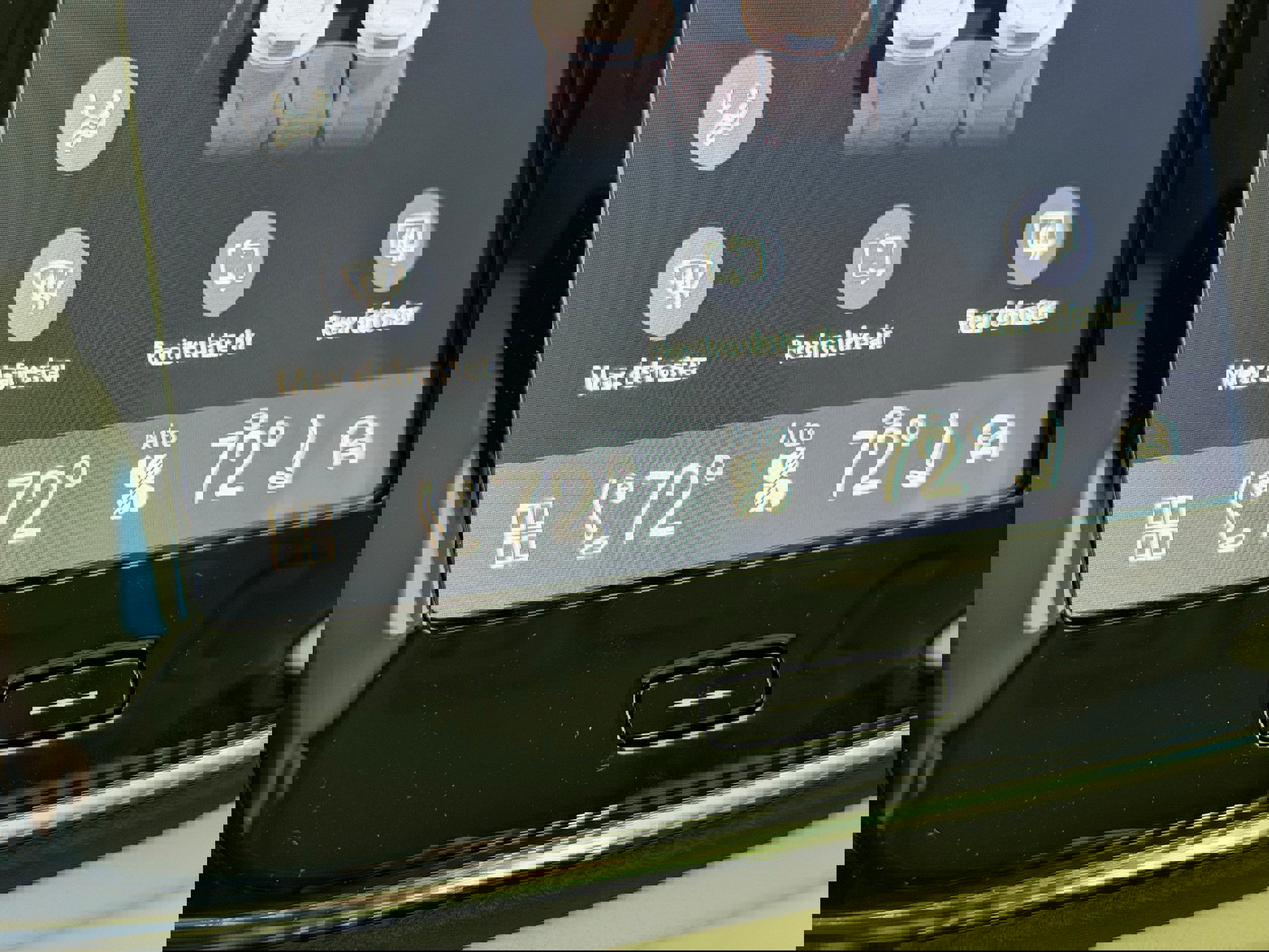 New 2026 Volvo XC40 B5 Ultra w/ Protection Package Premier image 17