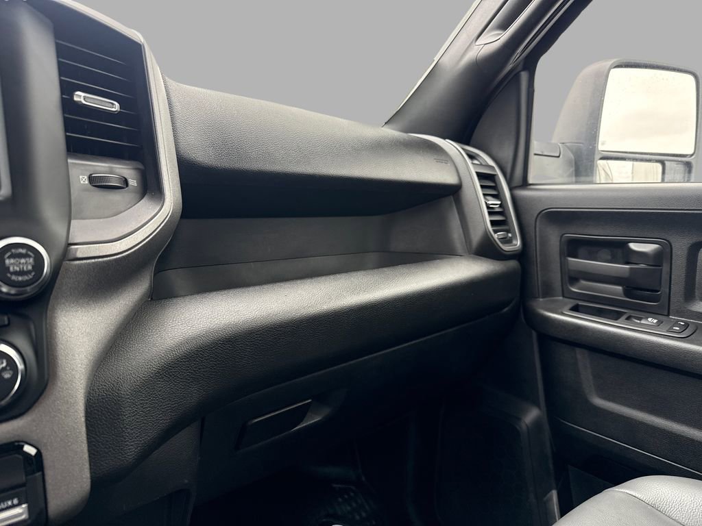 Used 2024 RAM 3500 Tradesman w/ Chrome Appearance Group image 14