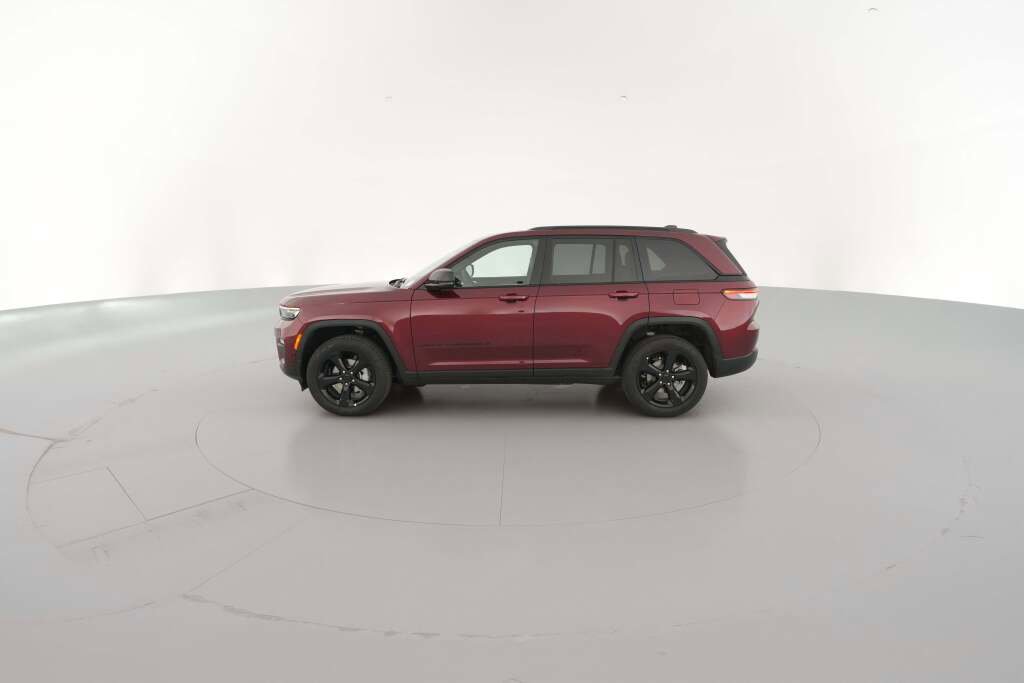 New 2025 Jeep Grand Cherokee Limited w/ Black Appearance Package image 6