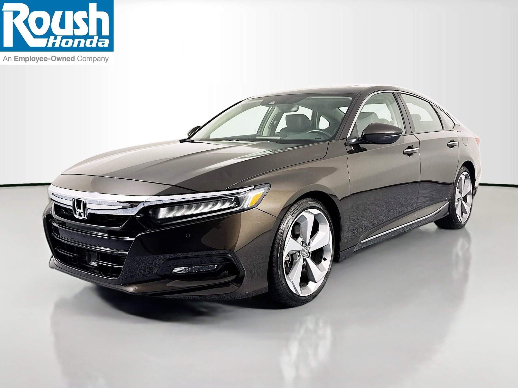 Certified 2018 Honda Accord Touring image 1