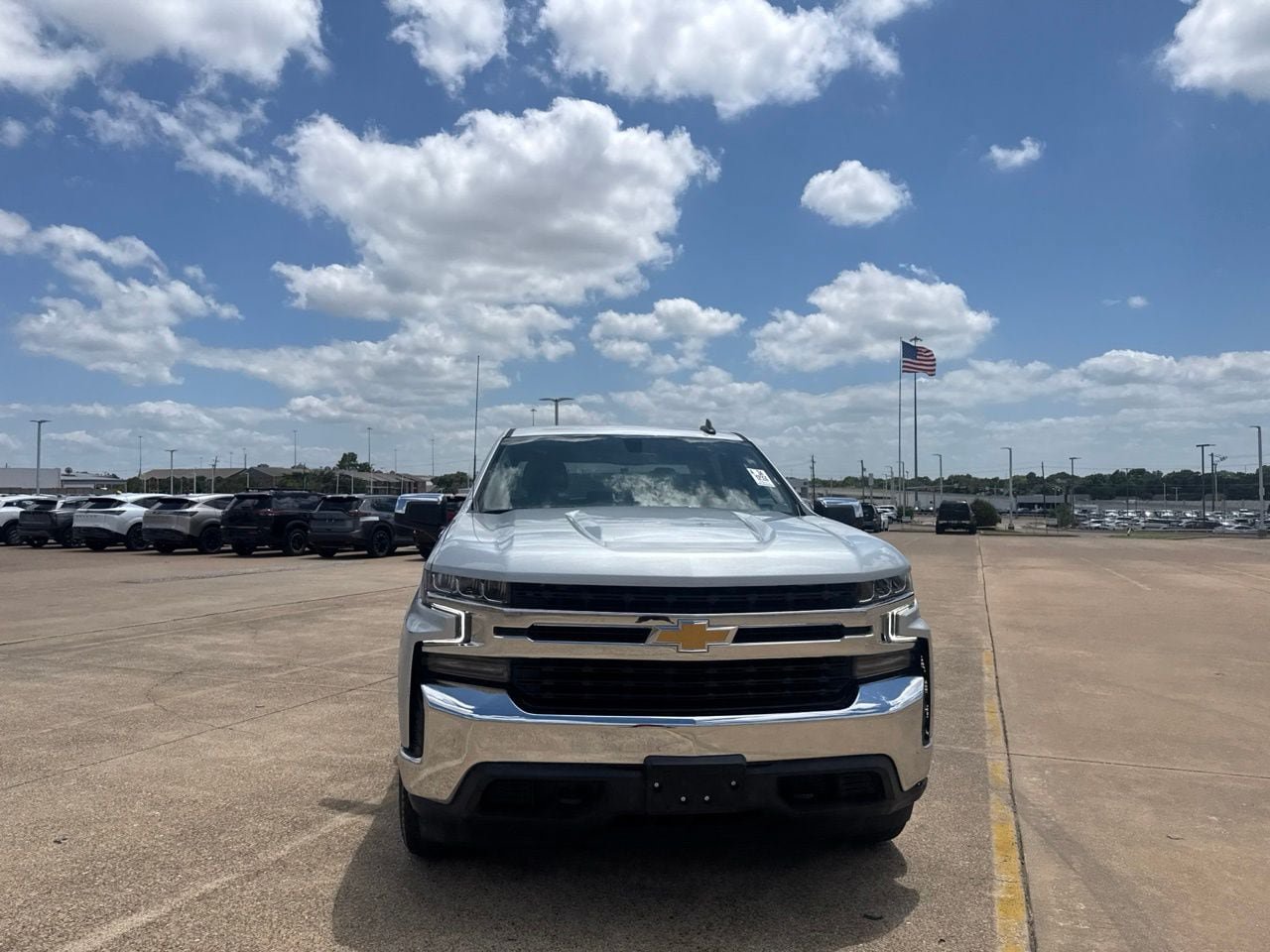 Used 2022 Chevrolet Silverado 1500 LT AWD/4WD image 5