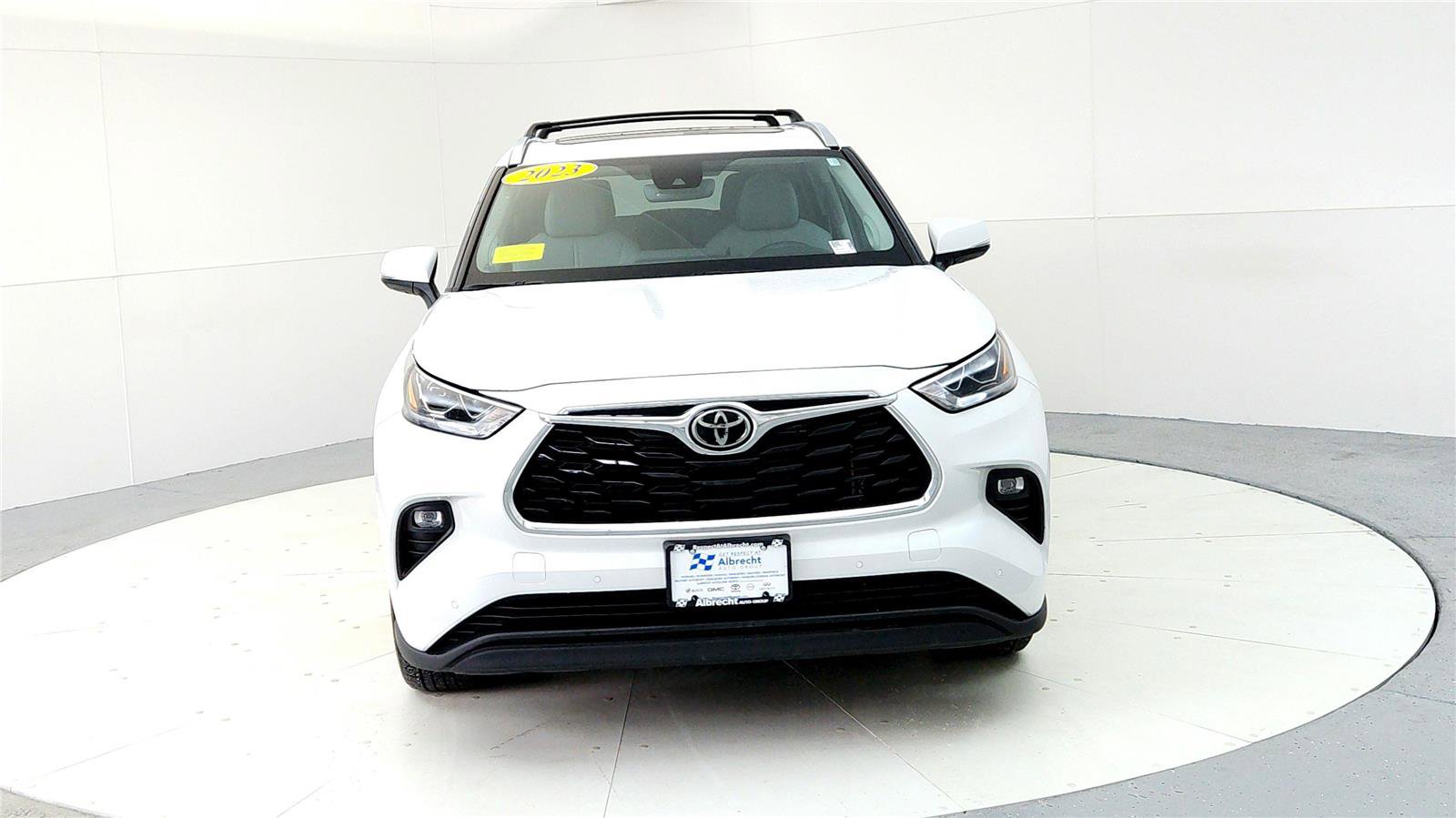 Used 2023 Toyota Highlander Limited image 8