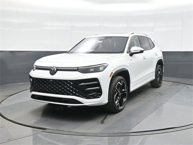 New 2026 Volkswagen Tiguan SEL R-Line image 3