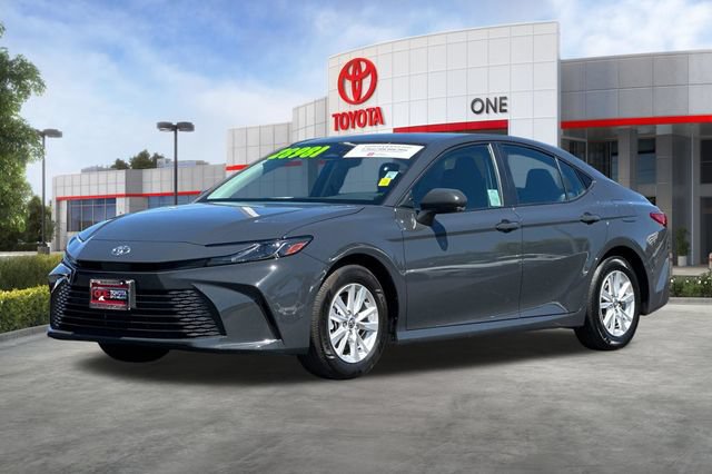 Used 2025 Toyota Camry LE FWD image 9