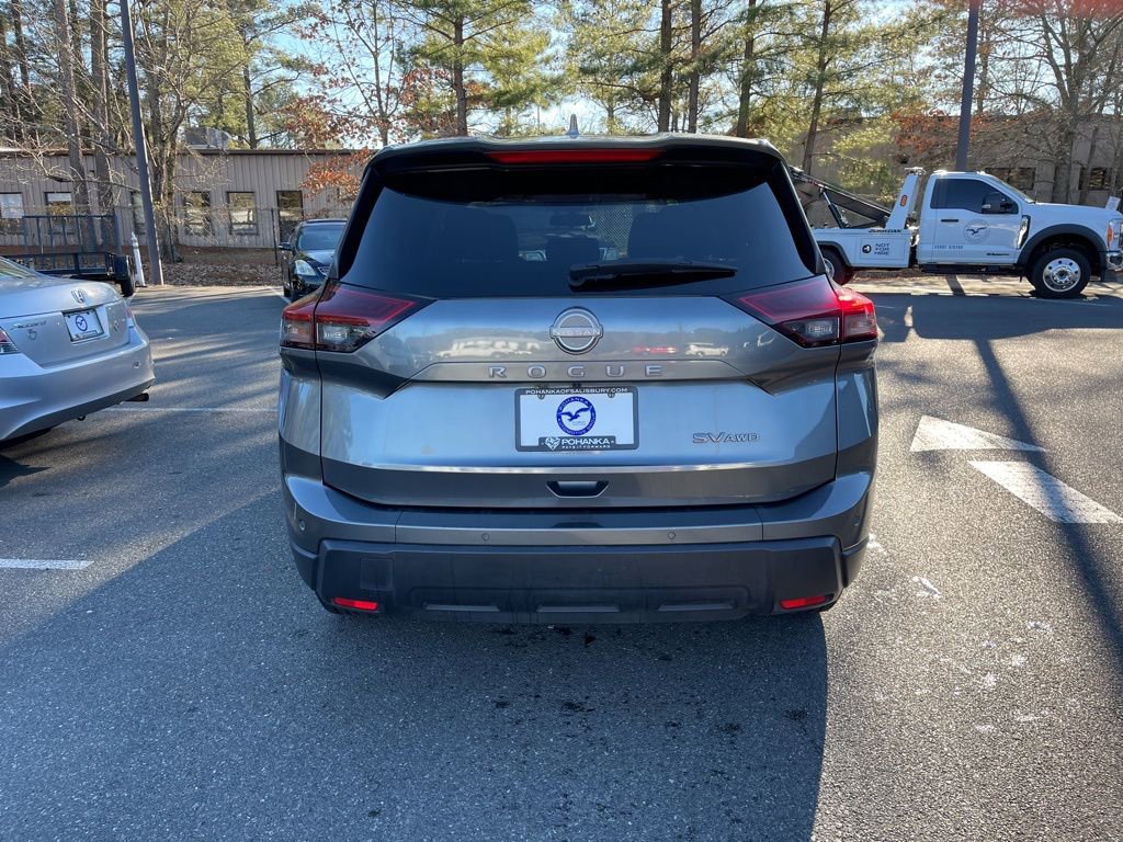 Used 2024 Nissan Rogue SV image 6