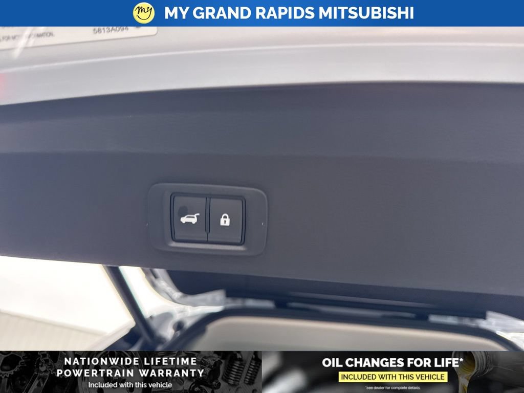 New 2026 Mitsubishi Outlander SE AWD/4WD image 13
