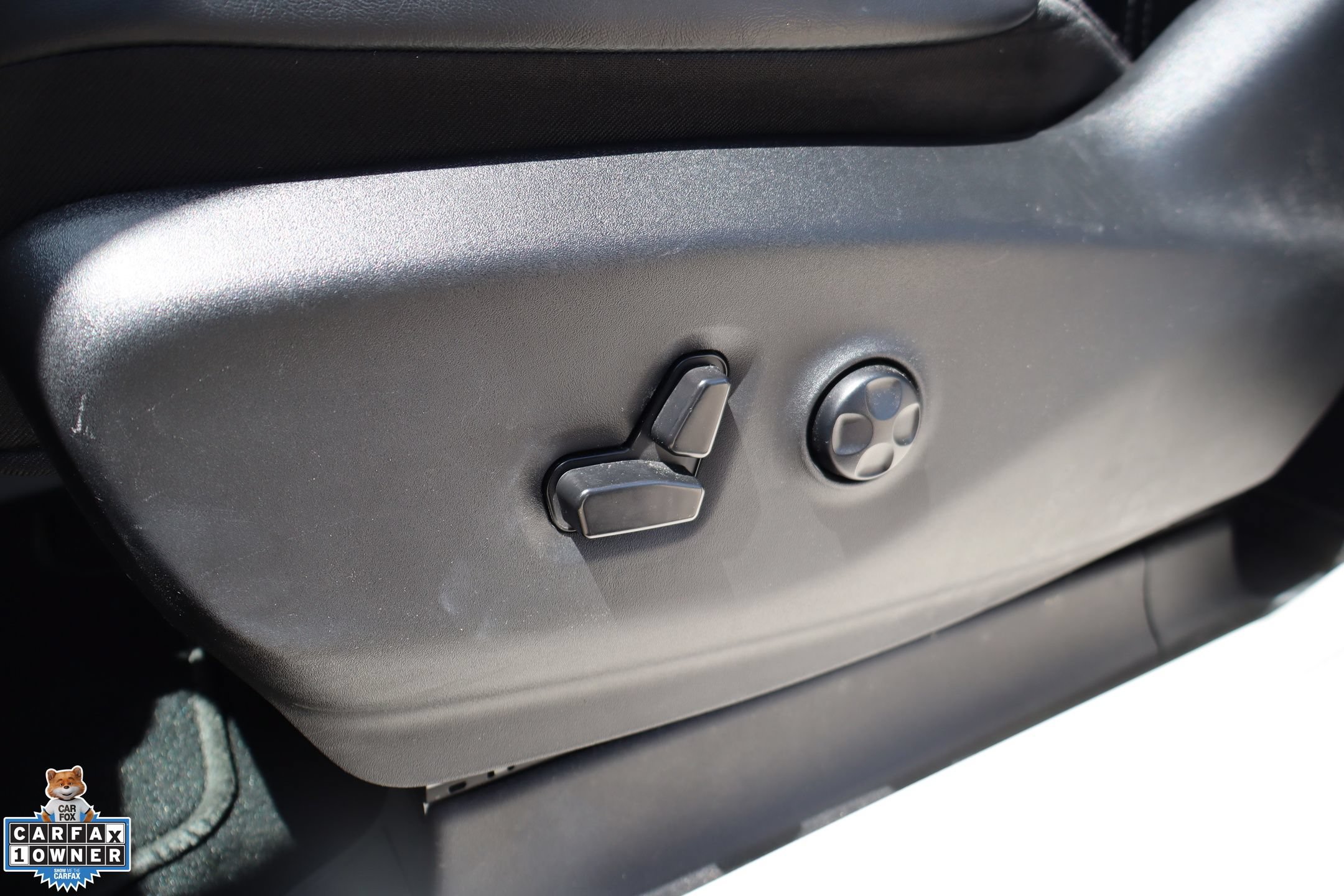 Used 2023 Chrysler Pacifica Touring-L FWD image 14
