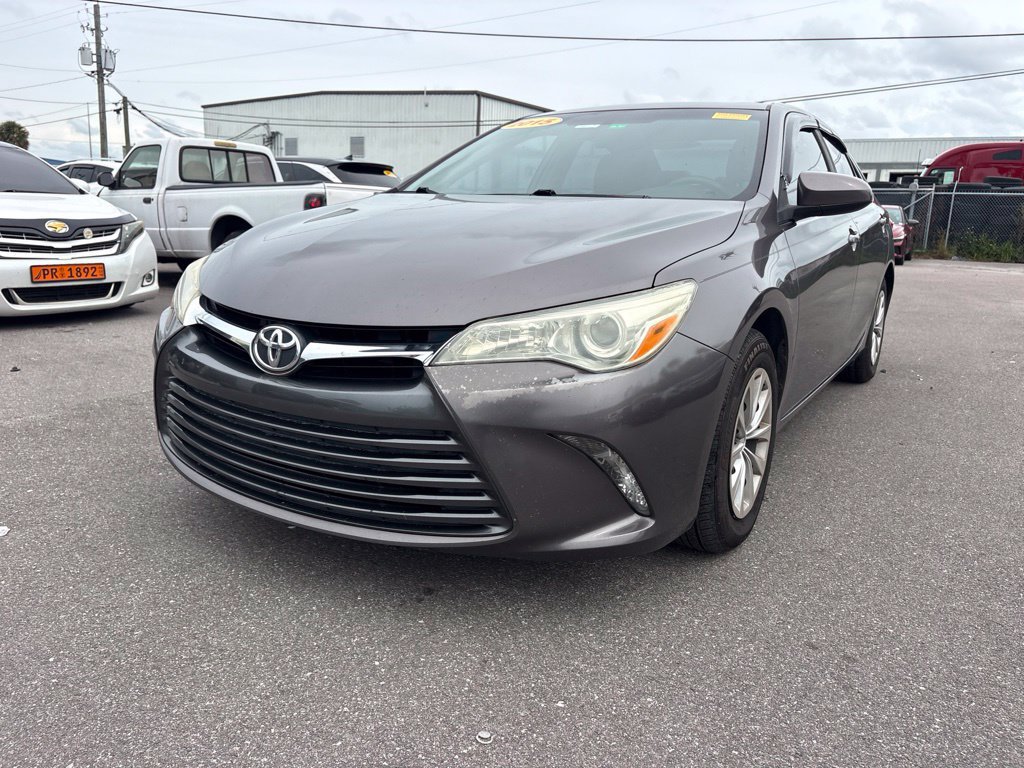 Used 2015 Toyota Camry LE w/ Moonroof Package FWD image 7