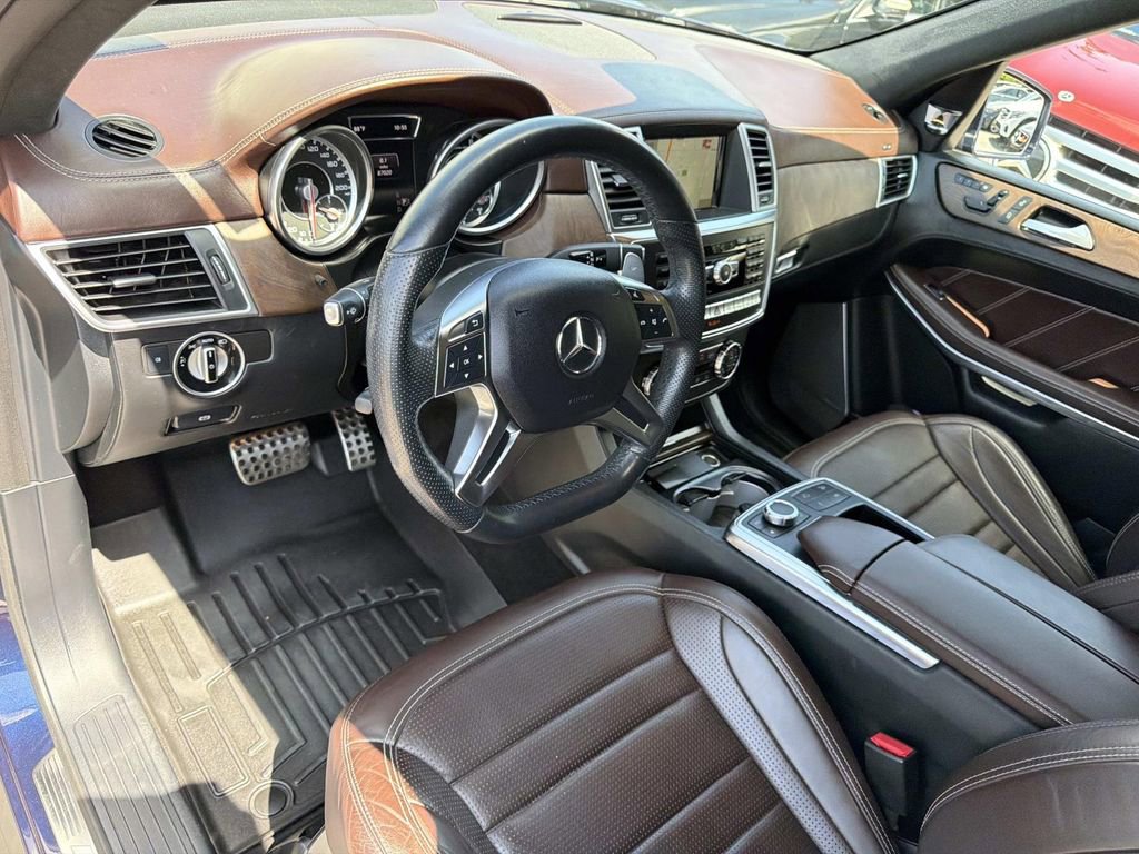 Used 2015 Mercedes-Benz GL 63 AMG 4MATIC image 18
