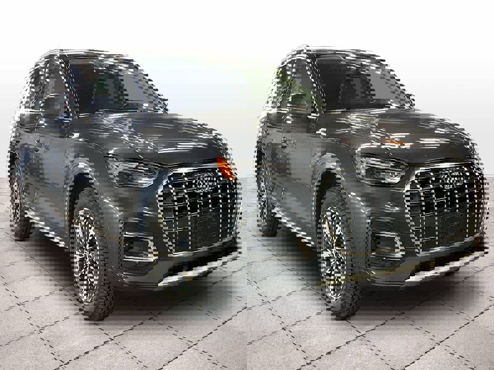 Used 2021 Audi Q5 Premium w/ Convenience Package image 2