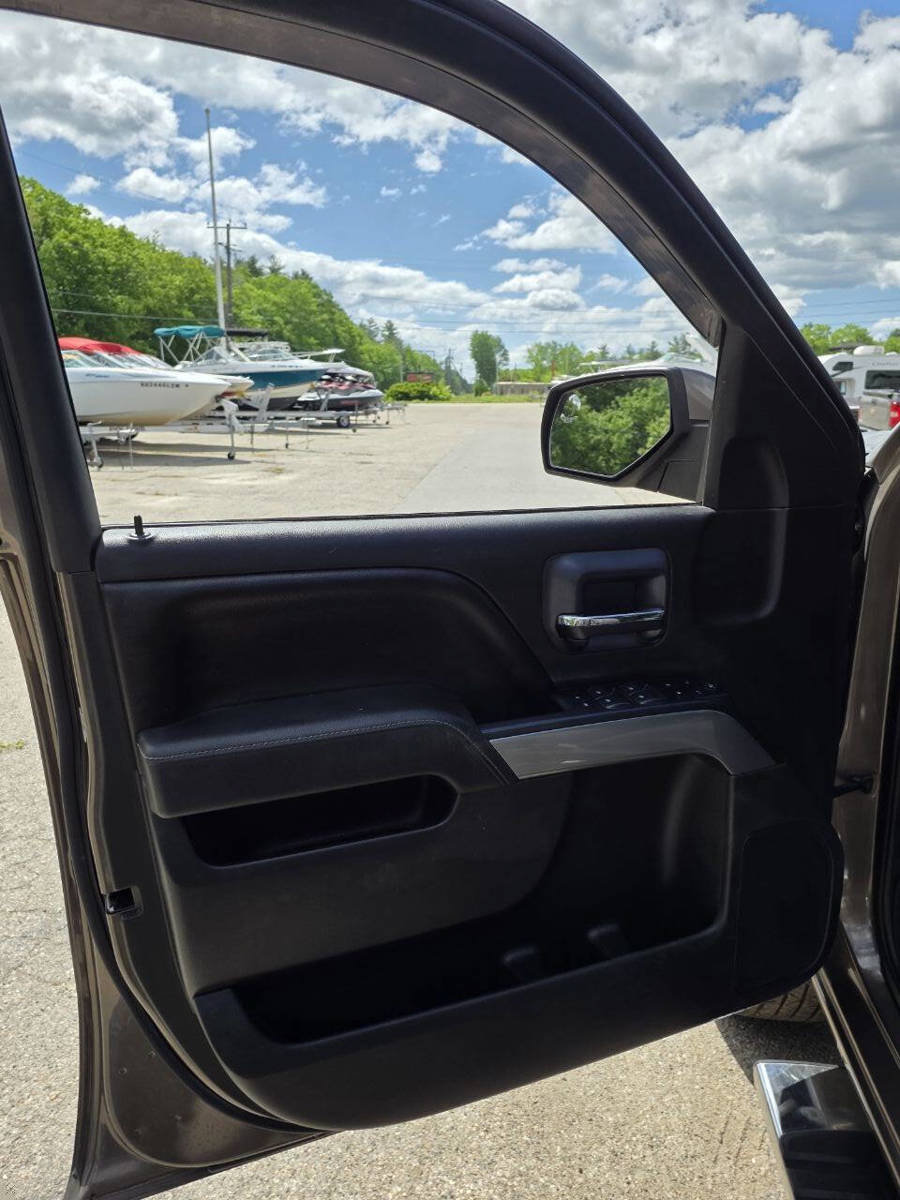 Used 2015 Chevrolet Silverado 1500 LT w/ LT Convenience Package AWD/4WD image 14