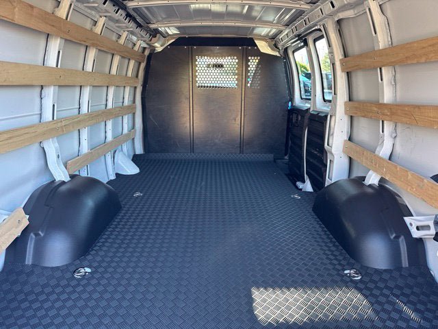 Used 2025 GMC Savana 2500 w/ Driver Convenience Package RWD image 20