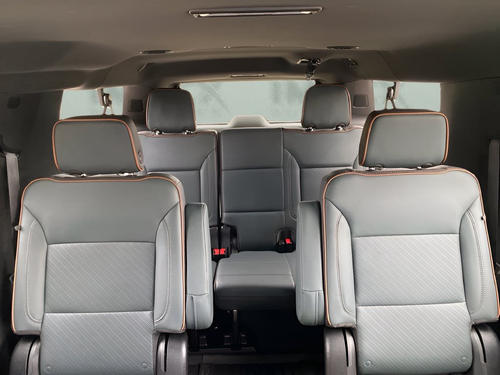 Used 2025 GMC Yukon XL AT4 w/ LPO, Floor Liner Package AWD/4WD image 18