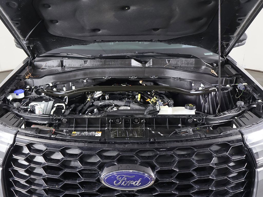 Used 2025 Ford Explorer ST-Line w/ ST-Line Street Pack image 21