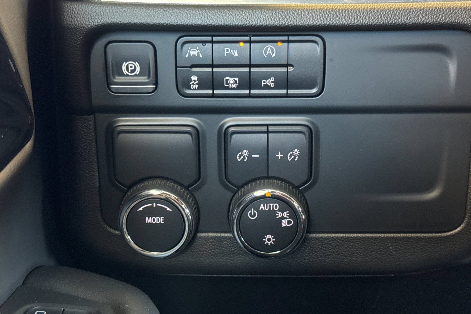 Used 2025 Chevrolet Suburban LT RWD image 41