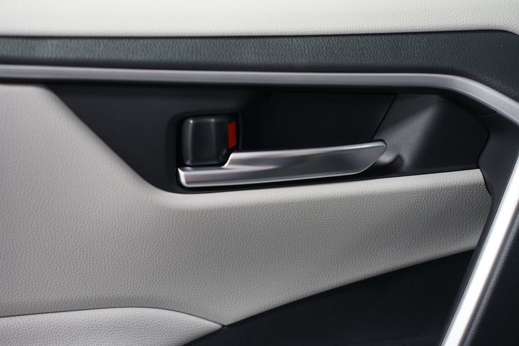 New 2025 Toyota RAV4 XLE image 32