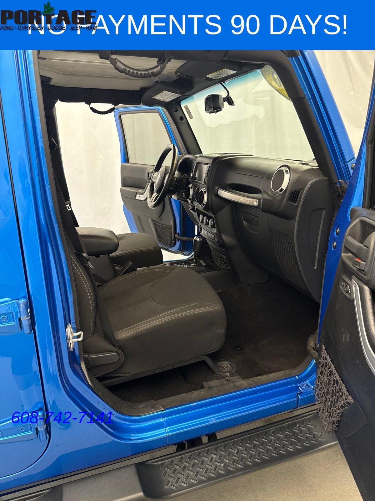 Used 2016 Jeep Wrangler Unlimited Sahara w/ Connectivity Group AWD/4WD image 26