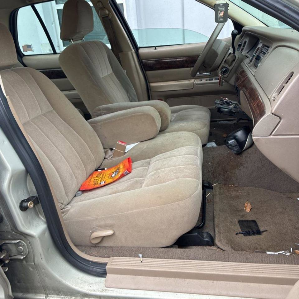 Used 2005 Mercury Grand Marquis GS RWD image 17