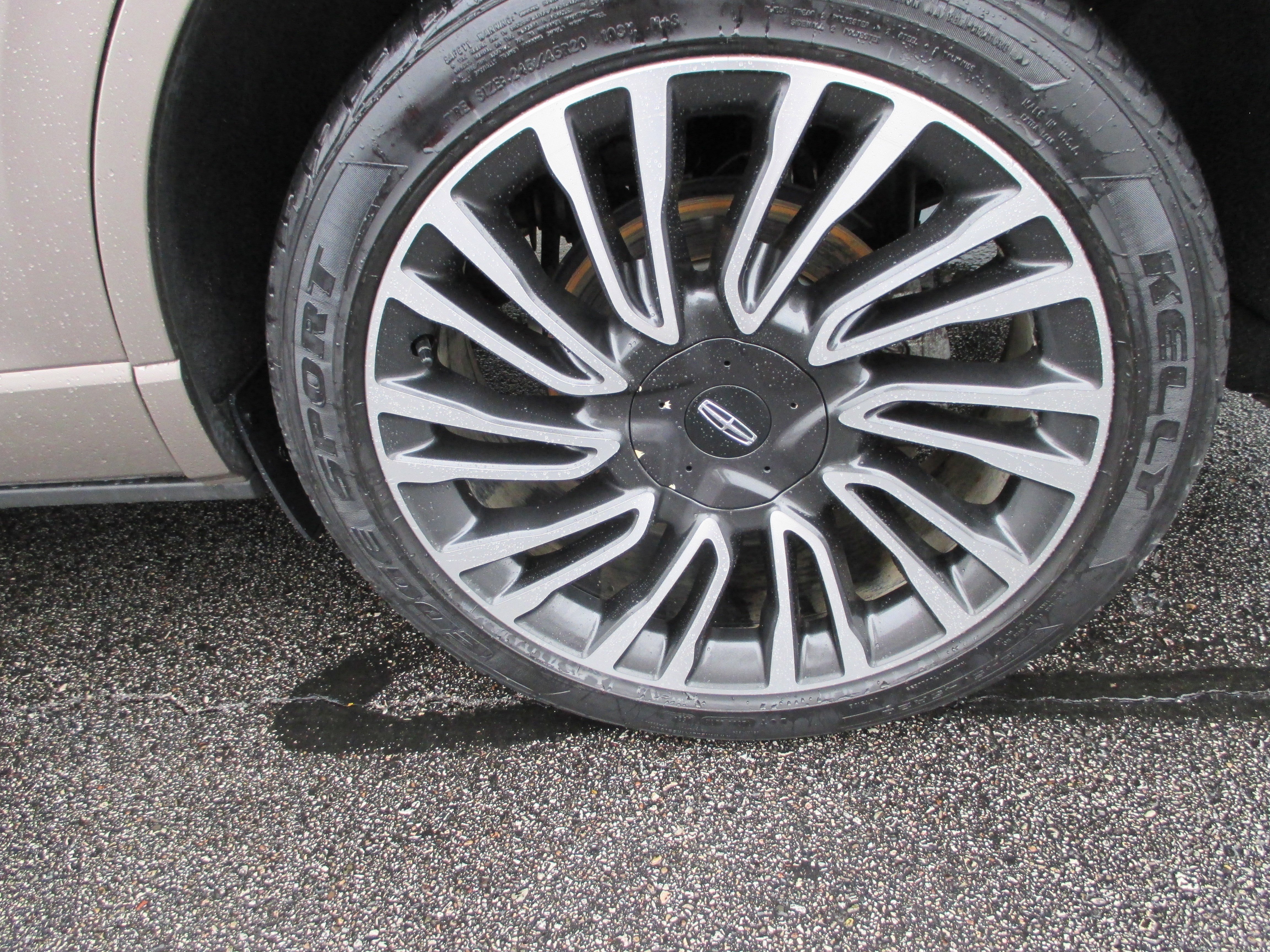 Used 2021 Lincoln Corsair AWD image 9