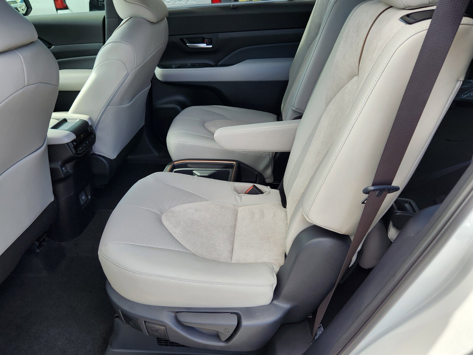 New 2026 Toyota Grand Highlander AWD Hybrid image 5