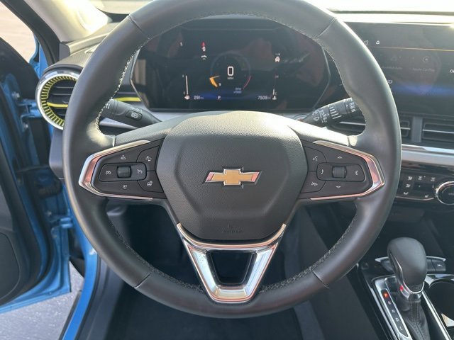 Certified 2025 Chevrolet Trax LT w/ Driver Confidence Package image 7