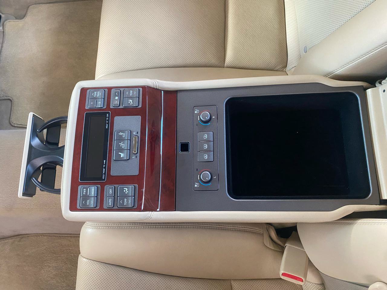 Used 2007 Lexus LS 460 L RWD image 25