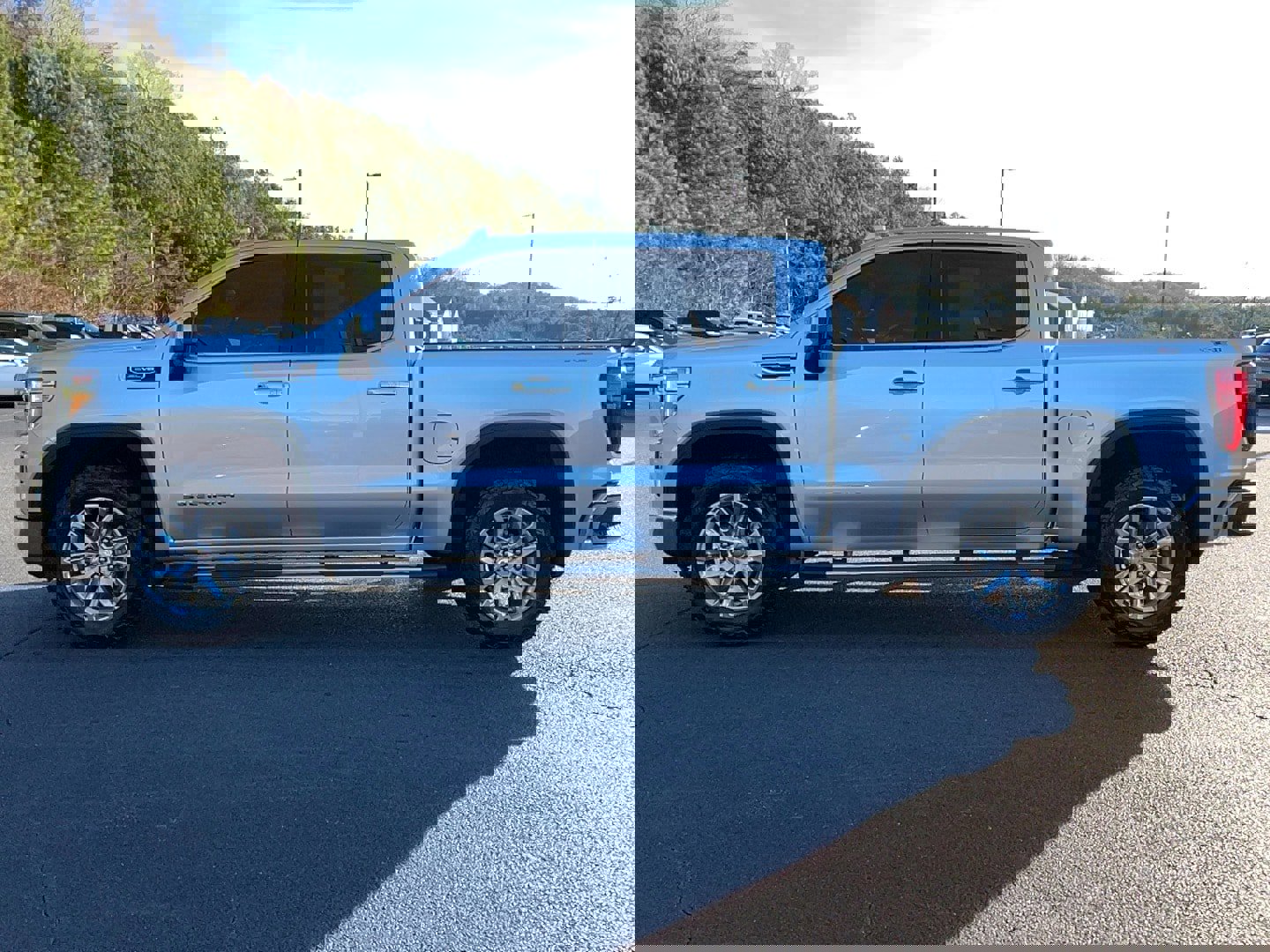 Used 2021 GMC Sierra 1500 SLT w/ SLT Premium Package image 8