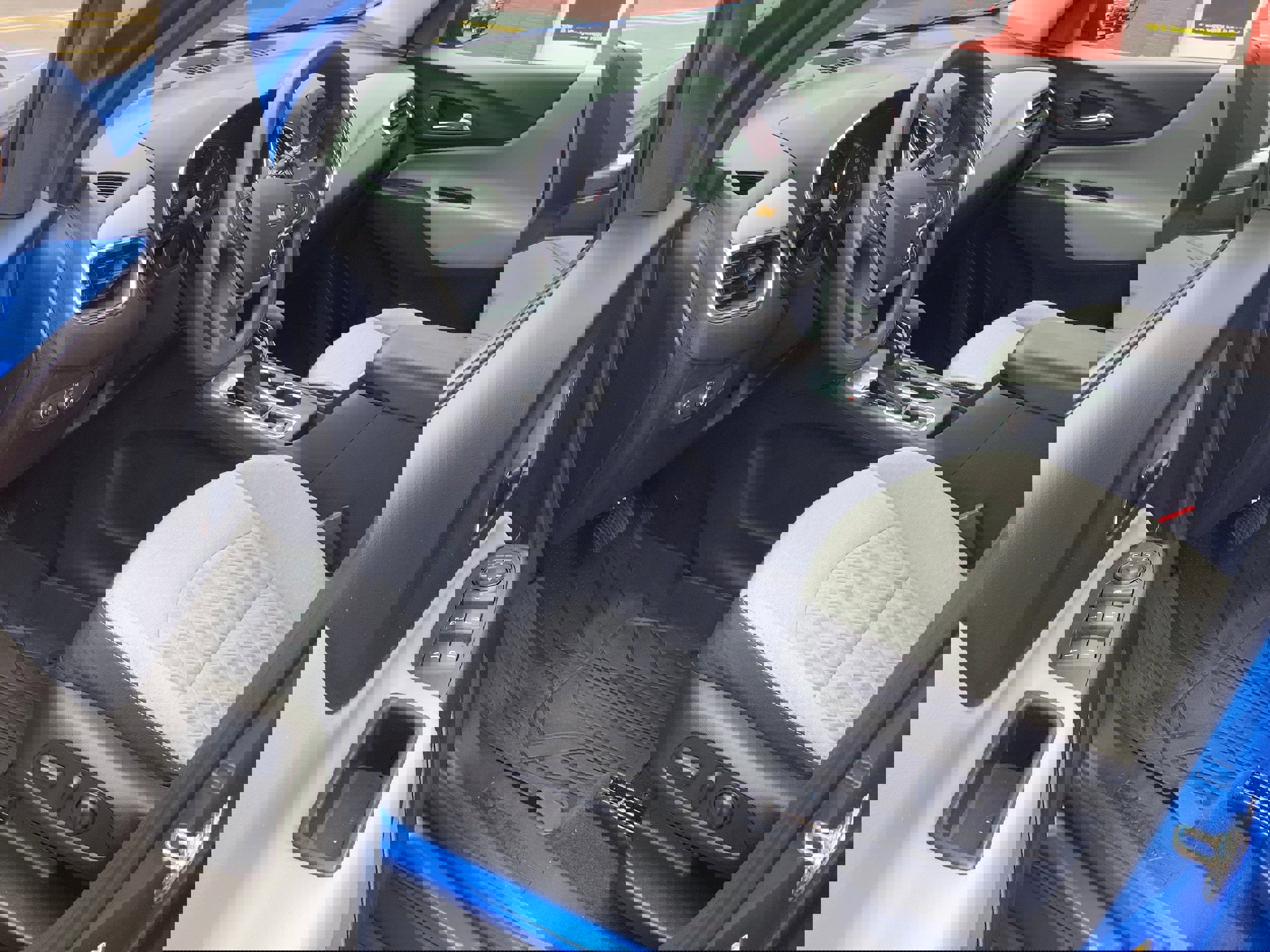 Used 2024 Chevrolet Equinox LS w/ LS Convenience Package image 11