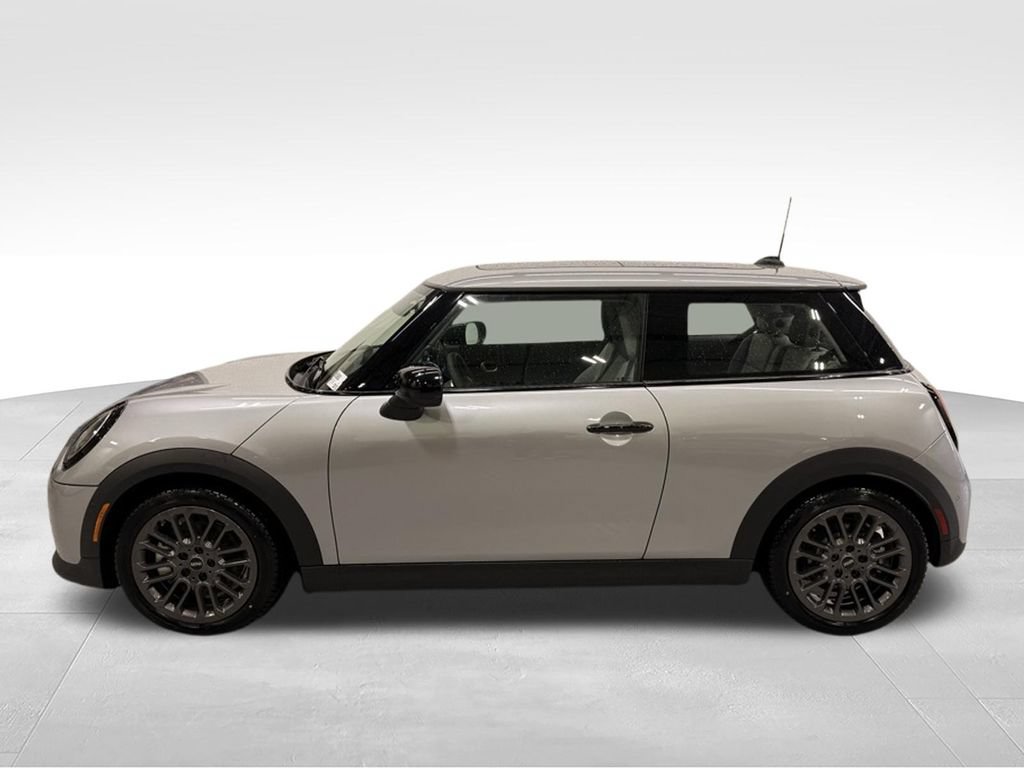 Used 2025 MINI Cooper 2-Door Hardtop FWD image 2
