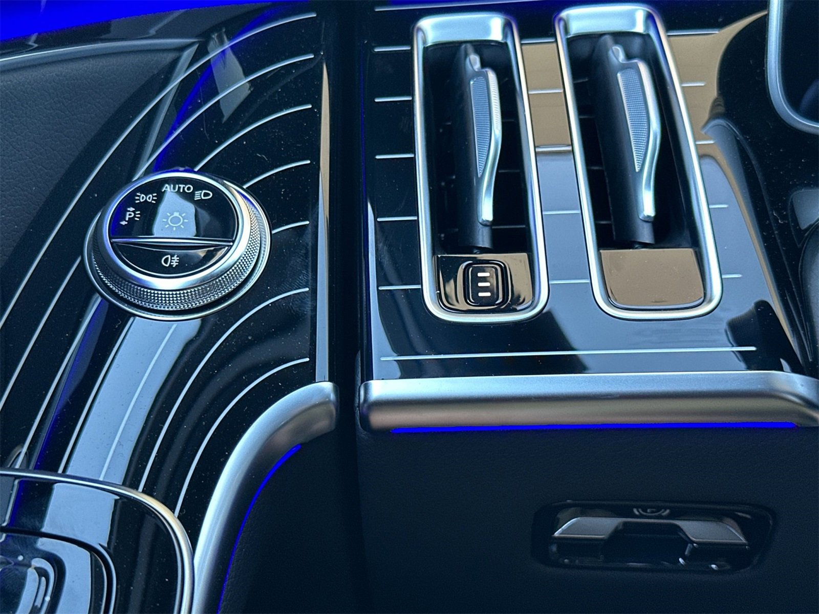 New 2026 Mercedes-Benz S 580e 4MATIC Sedan image 31