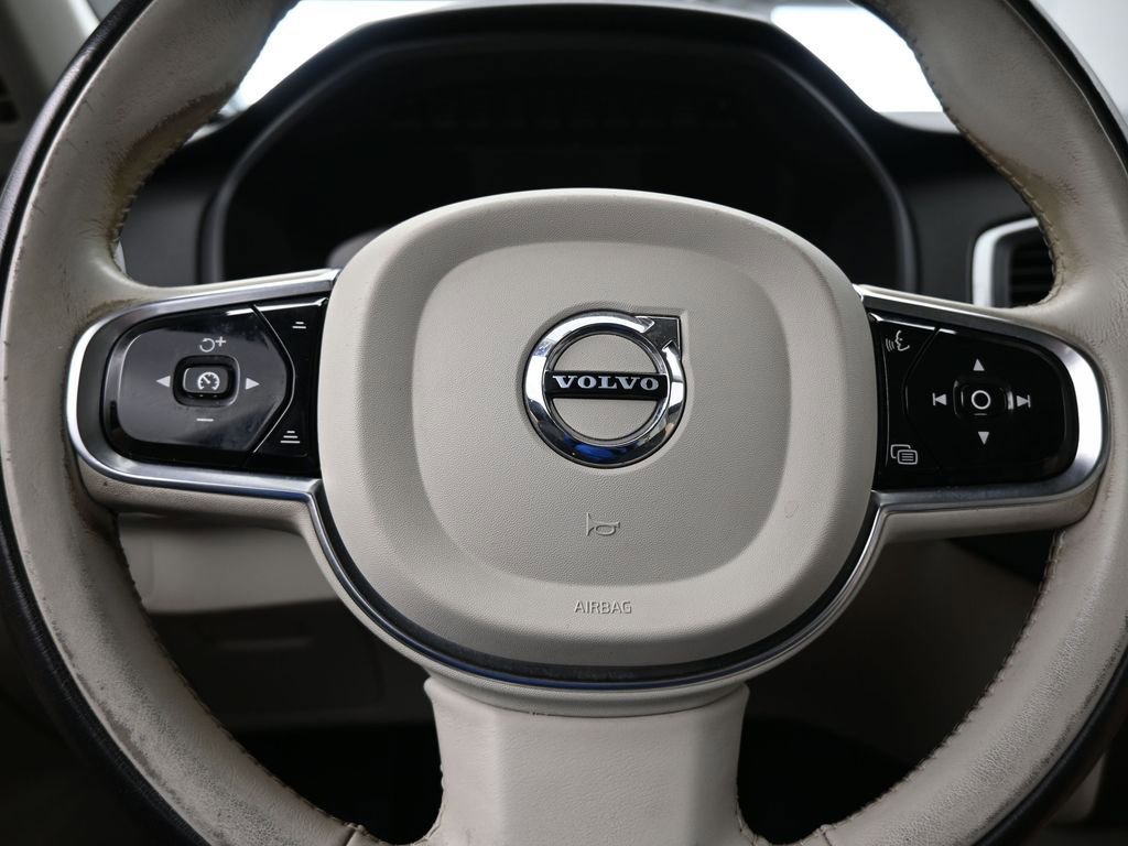Used 2020 Volvo XC90 T5 Momentum w/ Protection Package Premier image 29