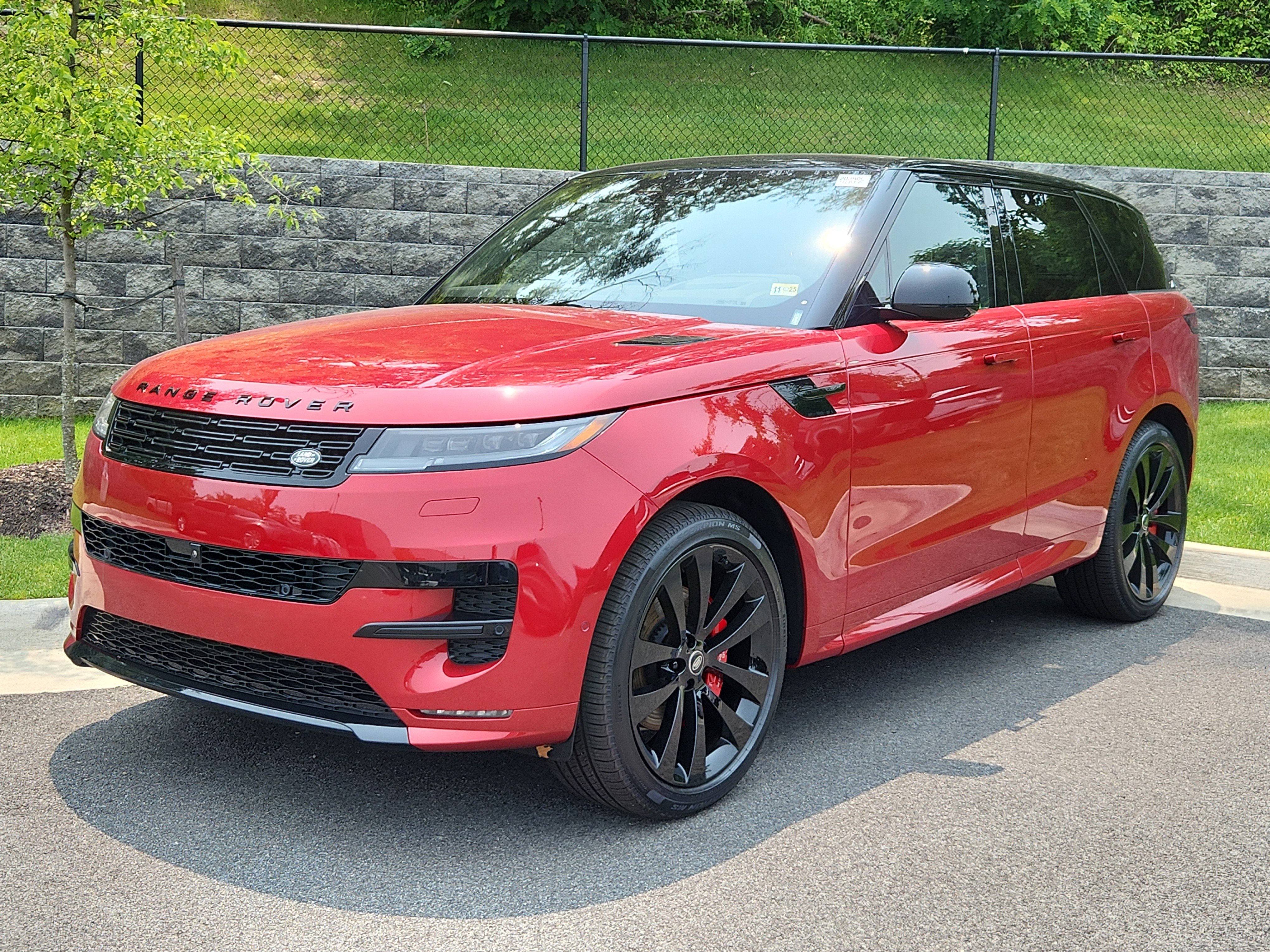 New 2025 Land Rover Range Rover Sport Dynamic SE