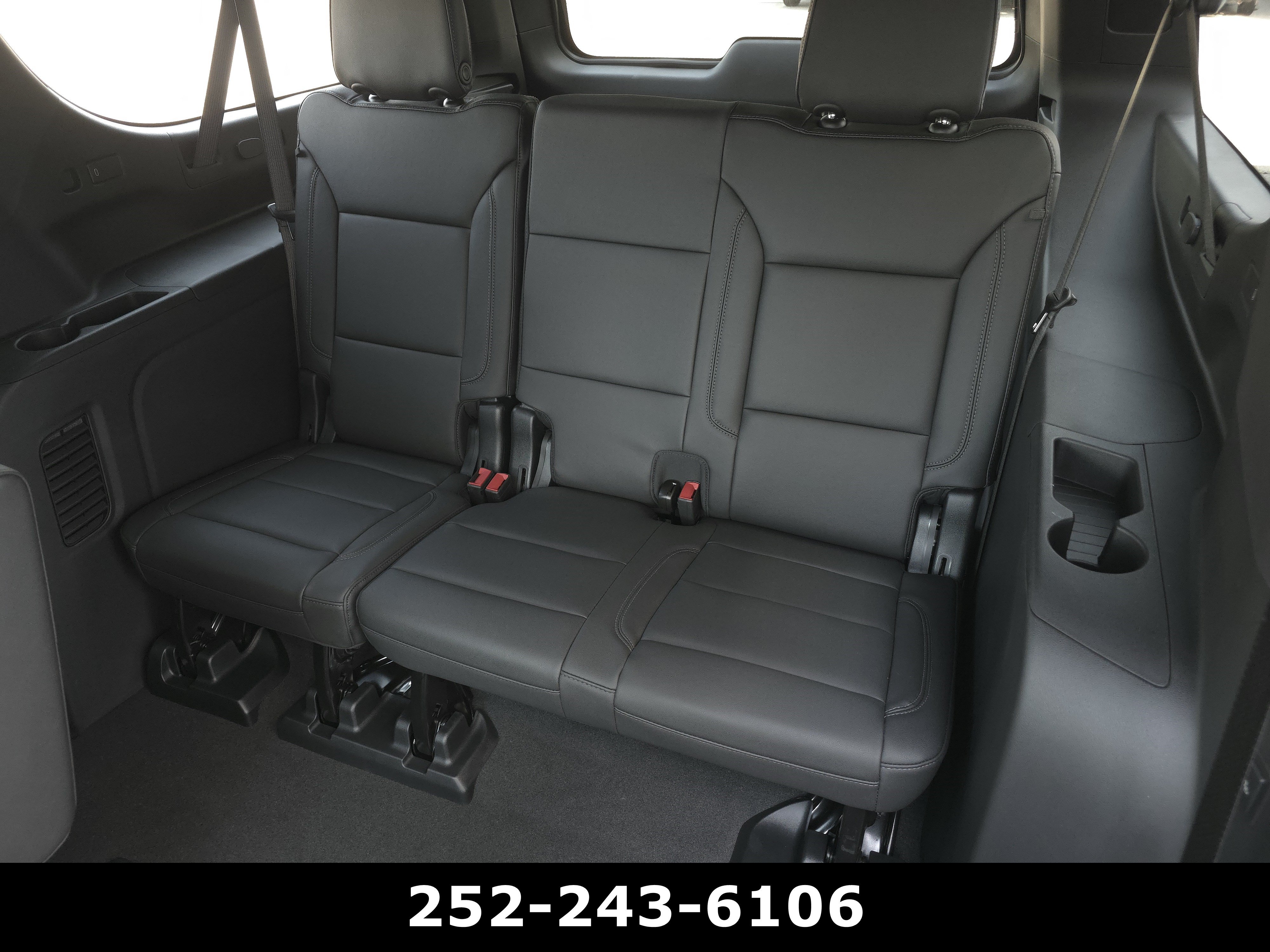 Used 2025 Chevrolet Suburban Z71 w/ Z71 Off-Road Package AWD/4WD image 37