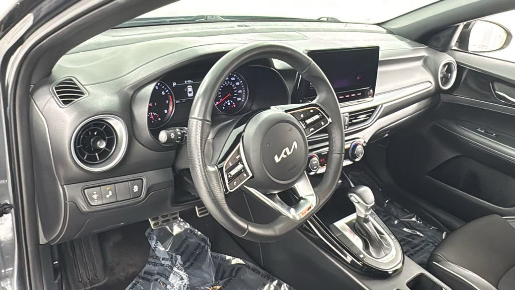 Used 2024 Kia Forte GT-Line image 33