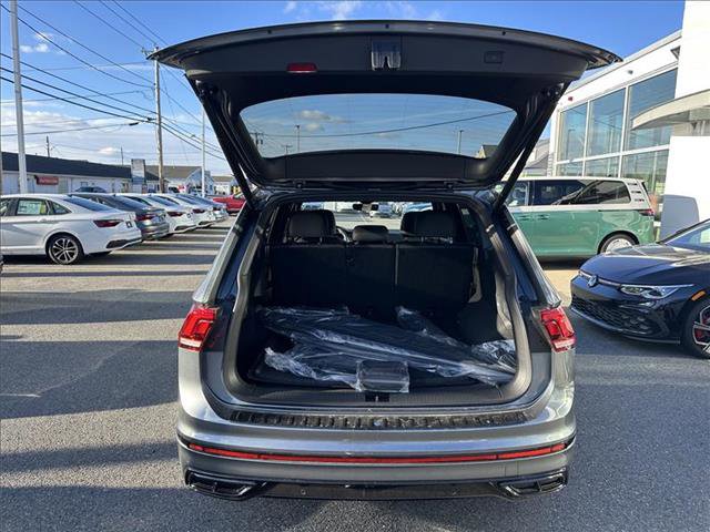 New 2024 Volkswagen Tiguan SE R-Line AWD/4WD image 6