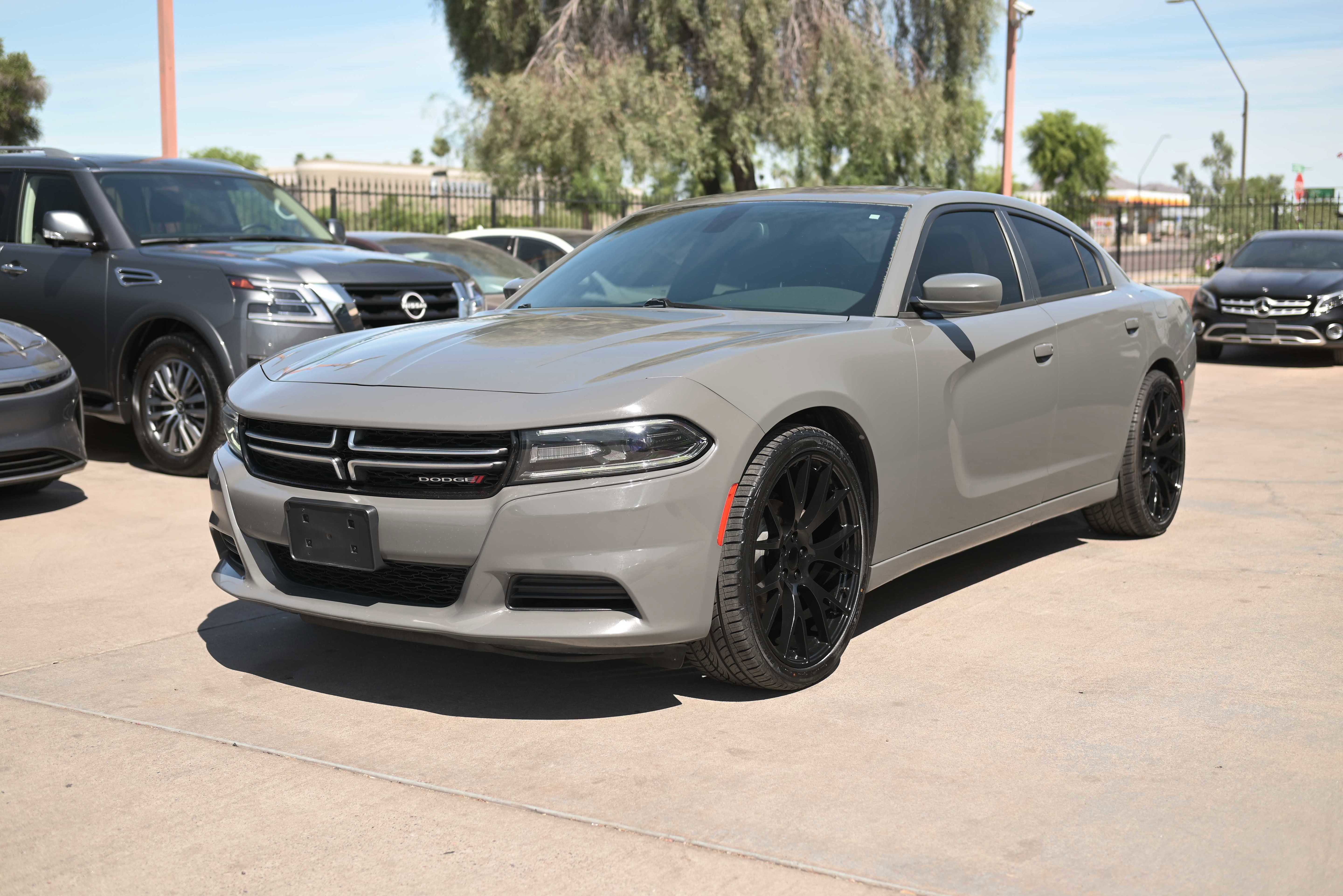 Used 2017 Dodge Charger SE