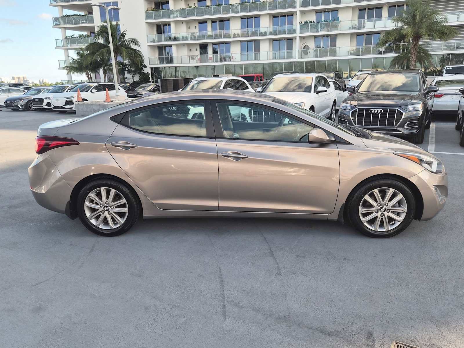Used 2016 Hyundai Elantra SE w/ Option Group 02 image 7