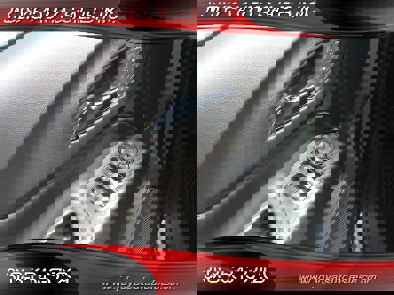 Used 2023 Chevrolet Equinox LT image 3