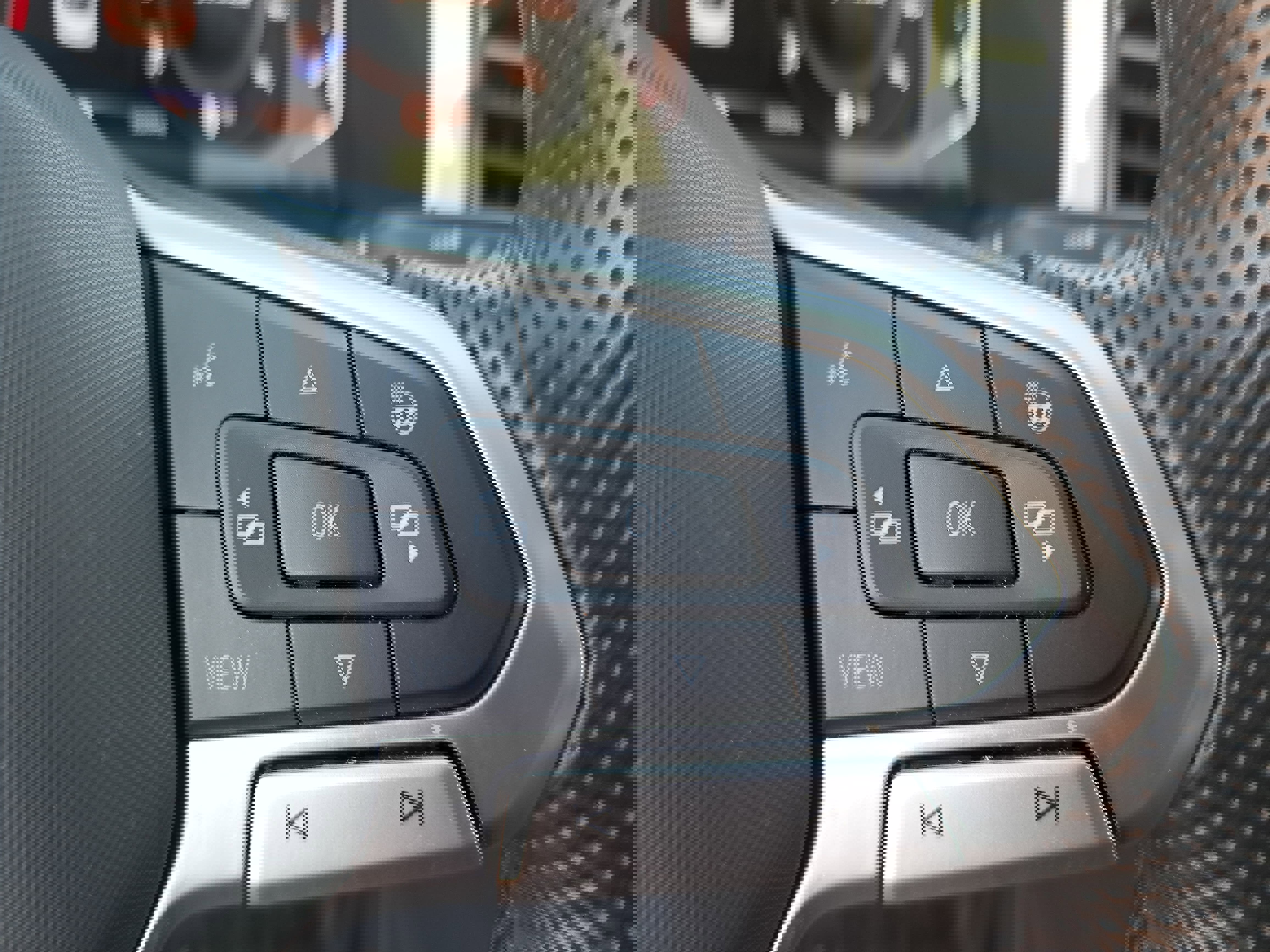 Used 2022 Volkswagen Atlas SEL R-Line image 19