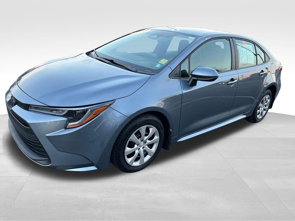 Certified 2024 Toyota Corolla LE image 1