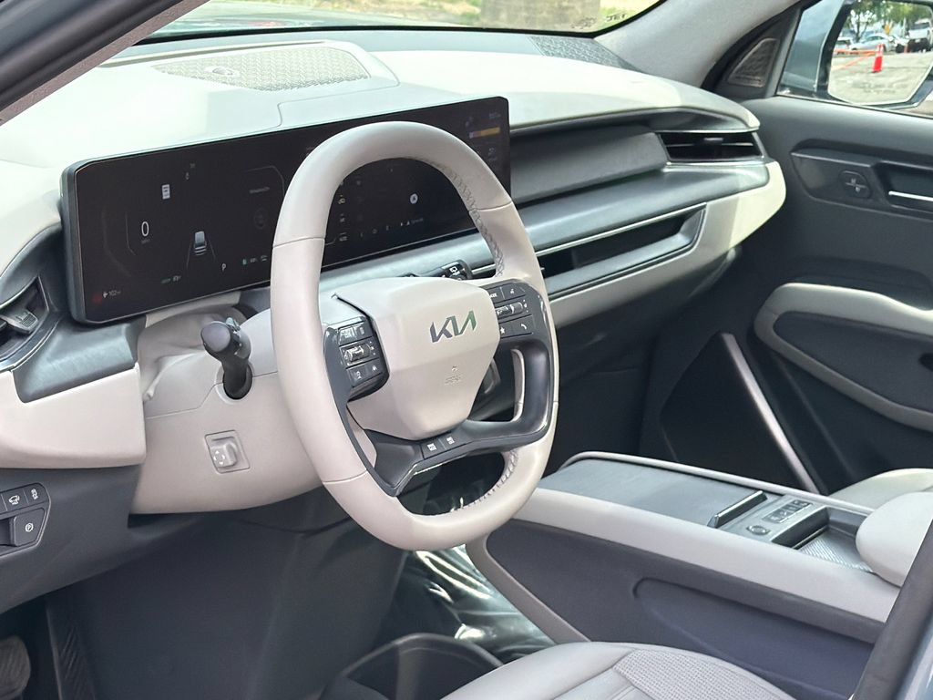 Used 2024 Kia EV9 Land AWD/4WD image 16