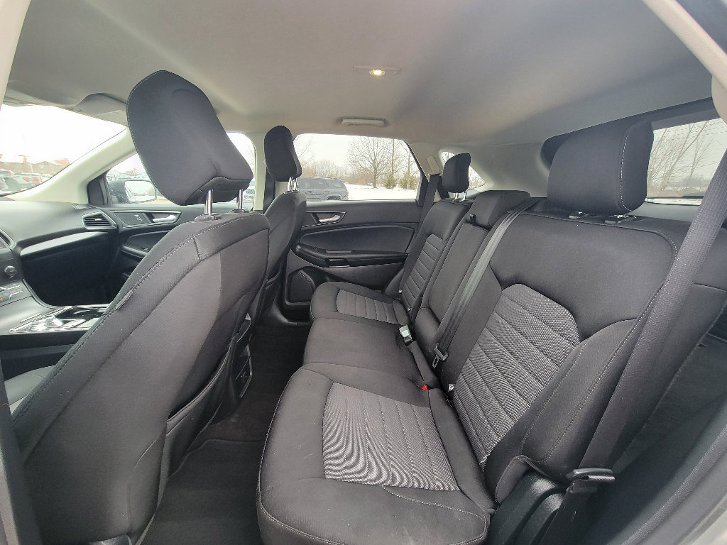 Used 2020 Ford Edge SE image 27