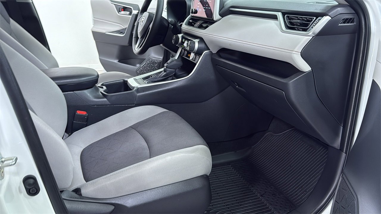 Certified 2025 Toyota RAV4 XLE image 18
