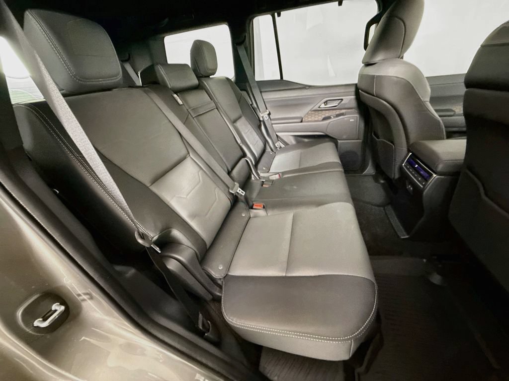 Used 2024 Lexus GX 550 w/ Accessory Package (Z1) AWD/4WD image 29