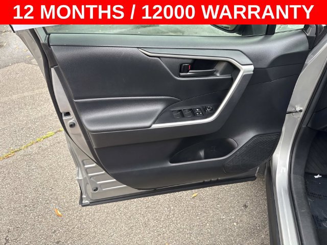Used 2019 Toyota RAV4 LE FWD image 13